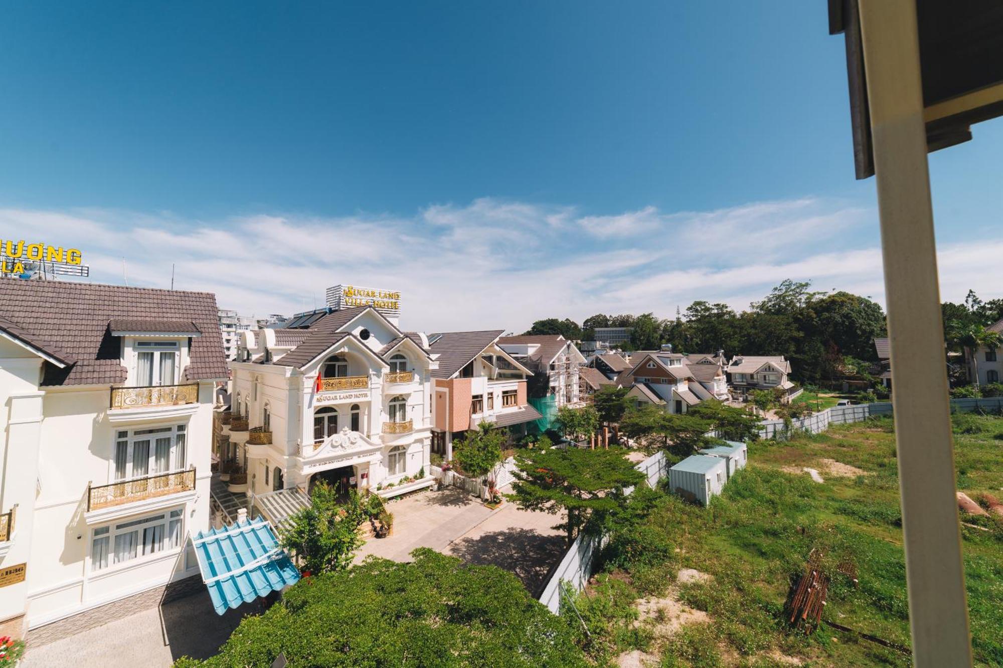 Quy Tai Premium Hotel Dalat Exteriör bild