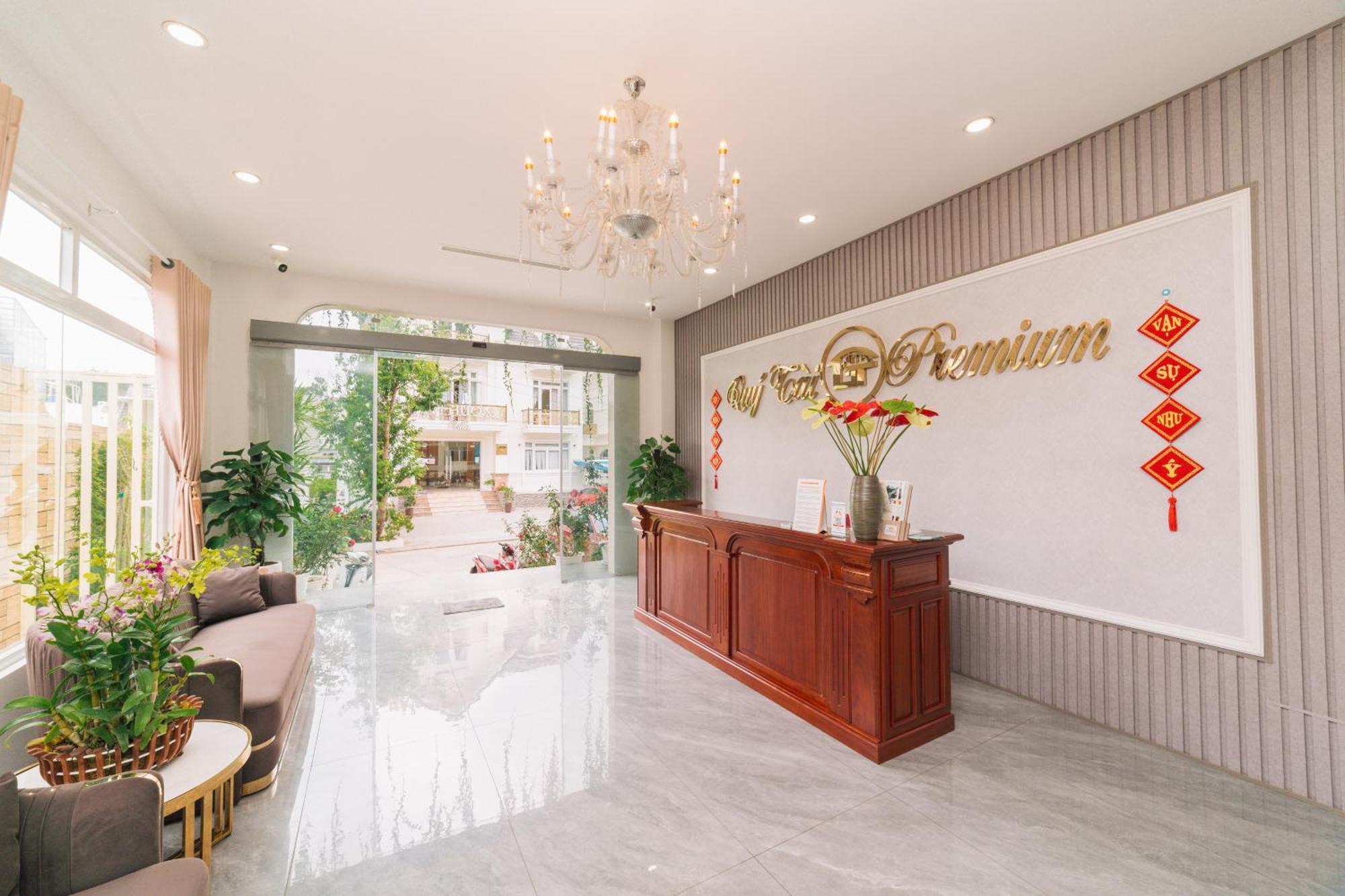 Quy Tai Premium Hotel Dalat Exteriör bild