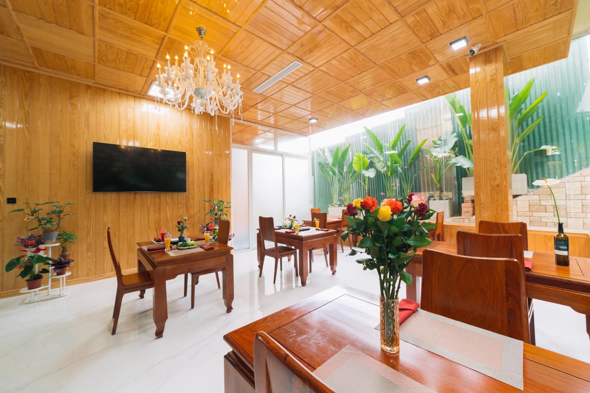 Quy Tai Premium Hotel Dalat Exteriör bild